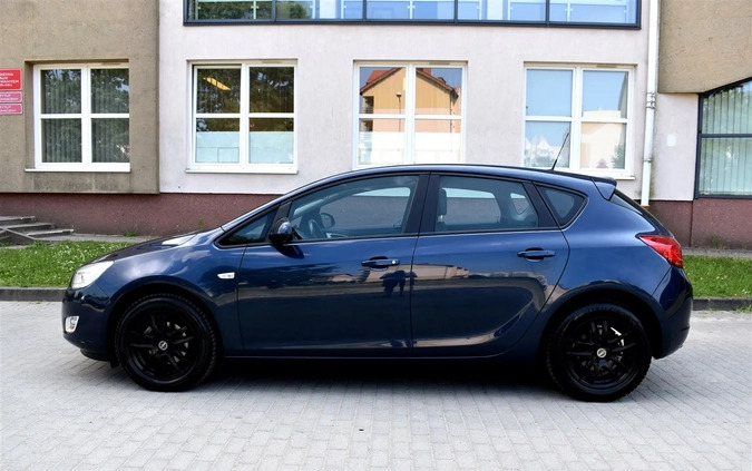 Opel Astra cena 26900 przebieg: 207121, rok produkcji 2012 z Elbląg małe 781